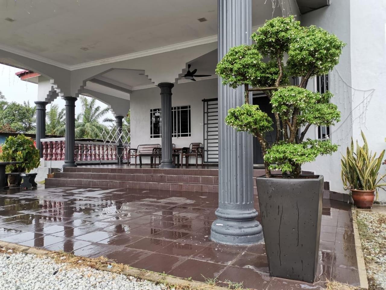 Ary&Zz Homestay For Islam Guests Tanjung Karang Kültér fotó